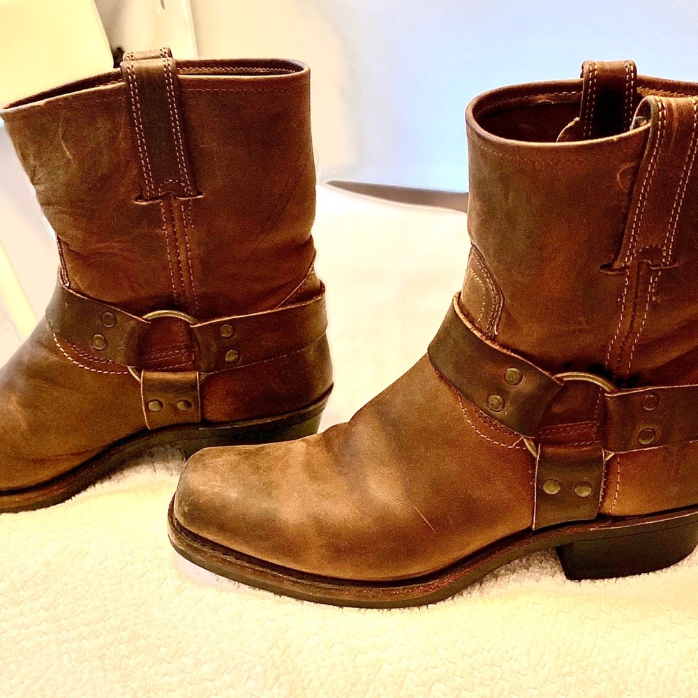 Ordered from another Posher, they were WOMENS 10’s —no box, minimum use